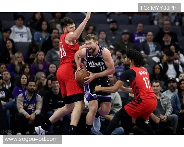 卡梅隆托马斯复出首节表现抢眼4投3中砍下9分并贡献1助攻